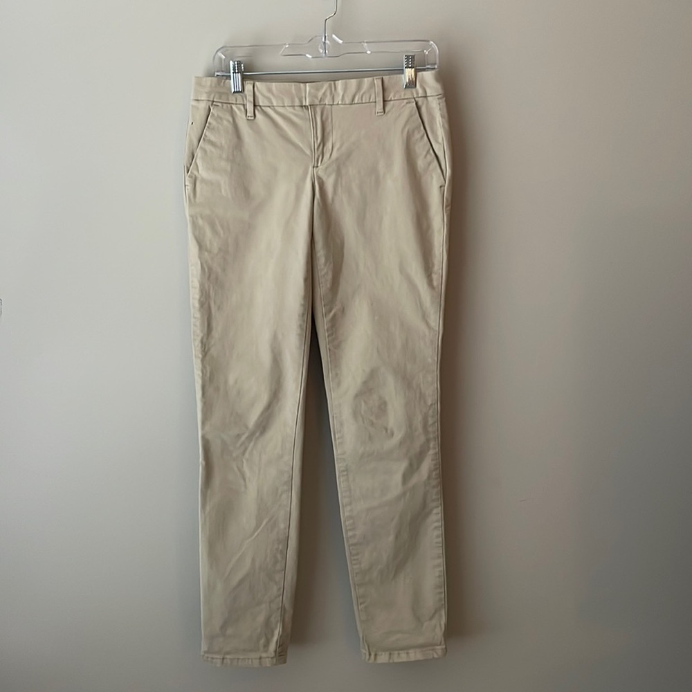 Tommy Hilfiger, size 2, low rise, khaki pants